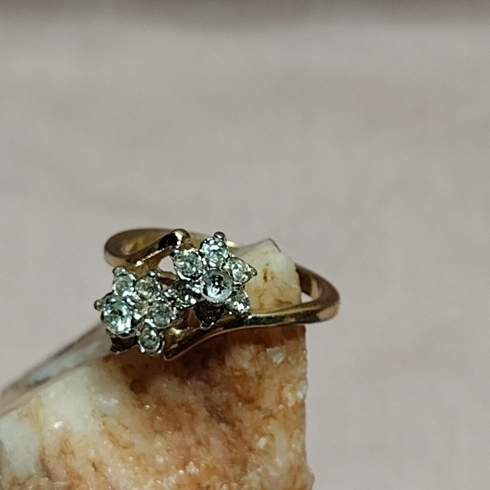 3 Gold Tone Rings - Picture 4 of 6